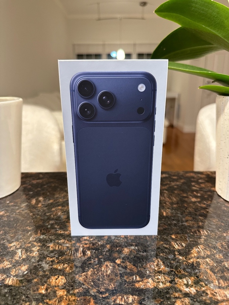 Apple iPhone 17 Pro Max 256GB ✅UNLOCKED✅SHIPS TODAY✅SEALED✅WORLDWIDE SHIPPING✅